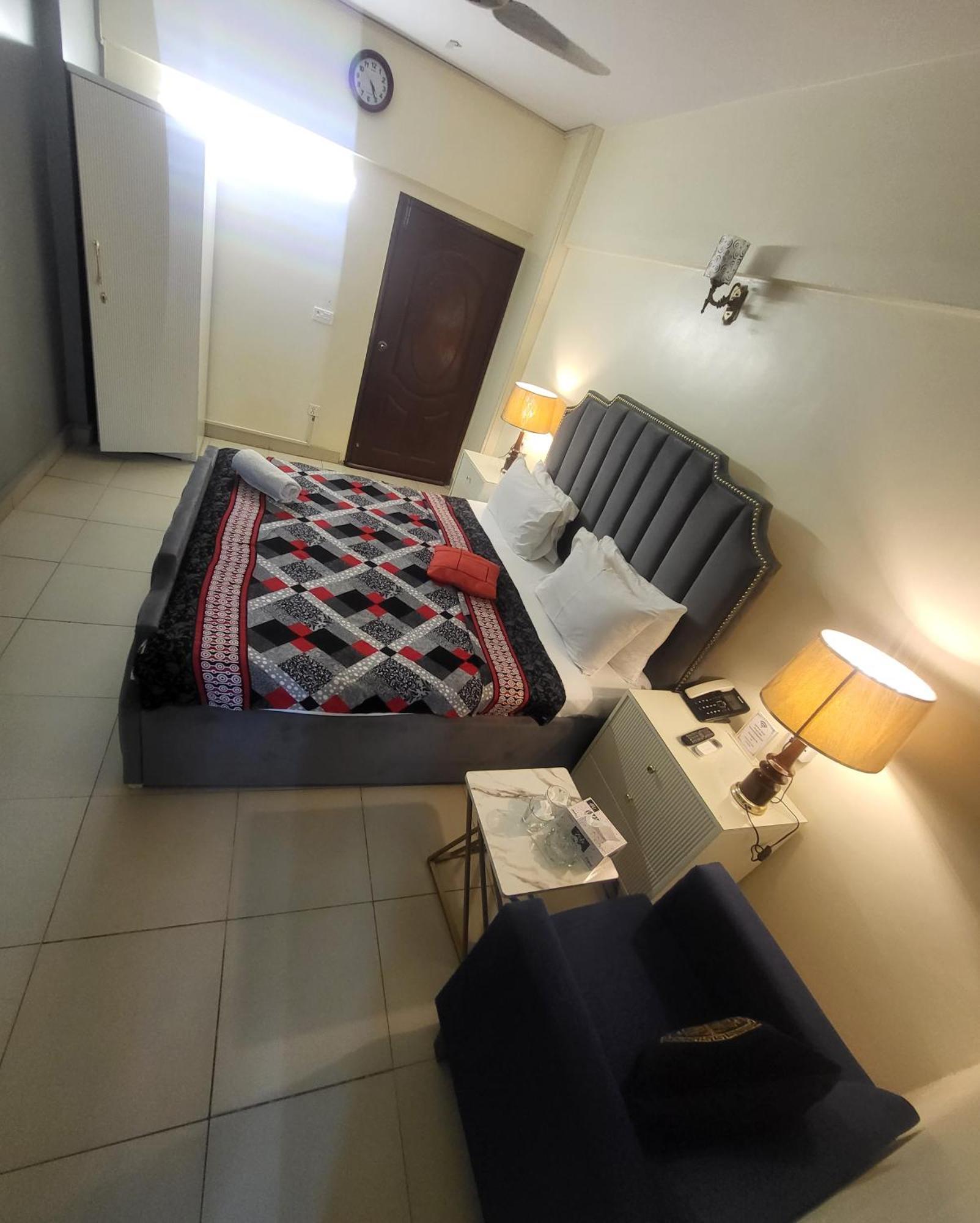 Hotel Rooms Dha 카라치 외부 사진